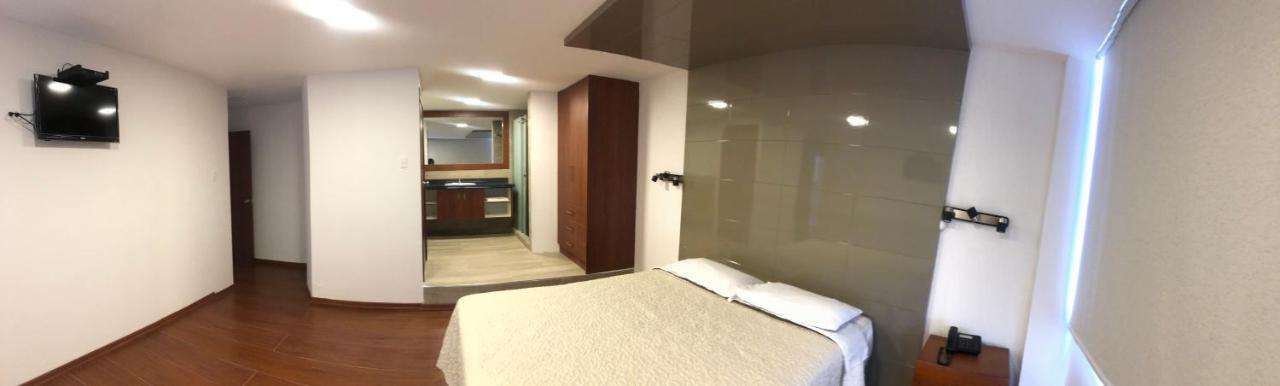 Hotel Bacastell Quito Exterior foto